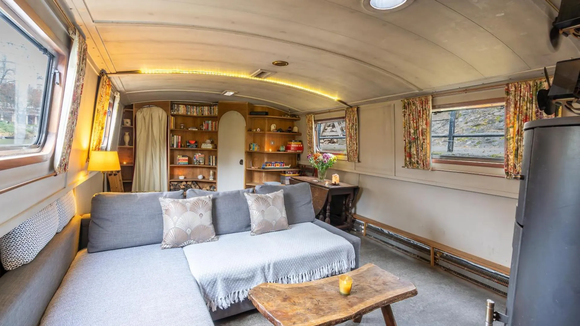 Off-Grid Living On Spacious Widebeam Bath Botel